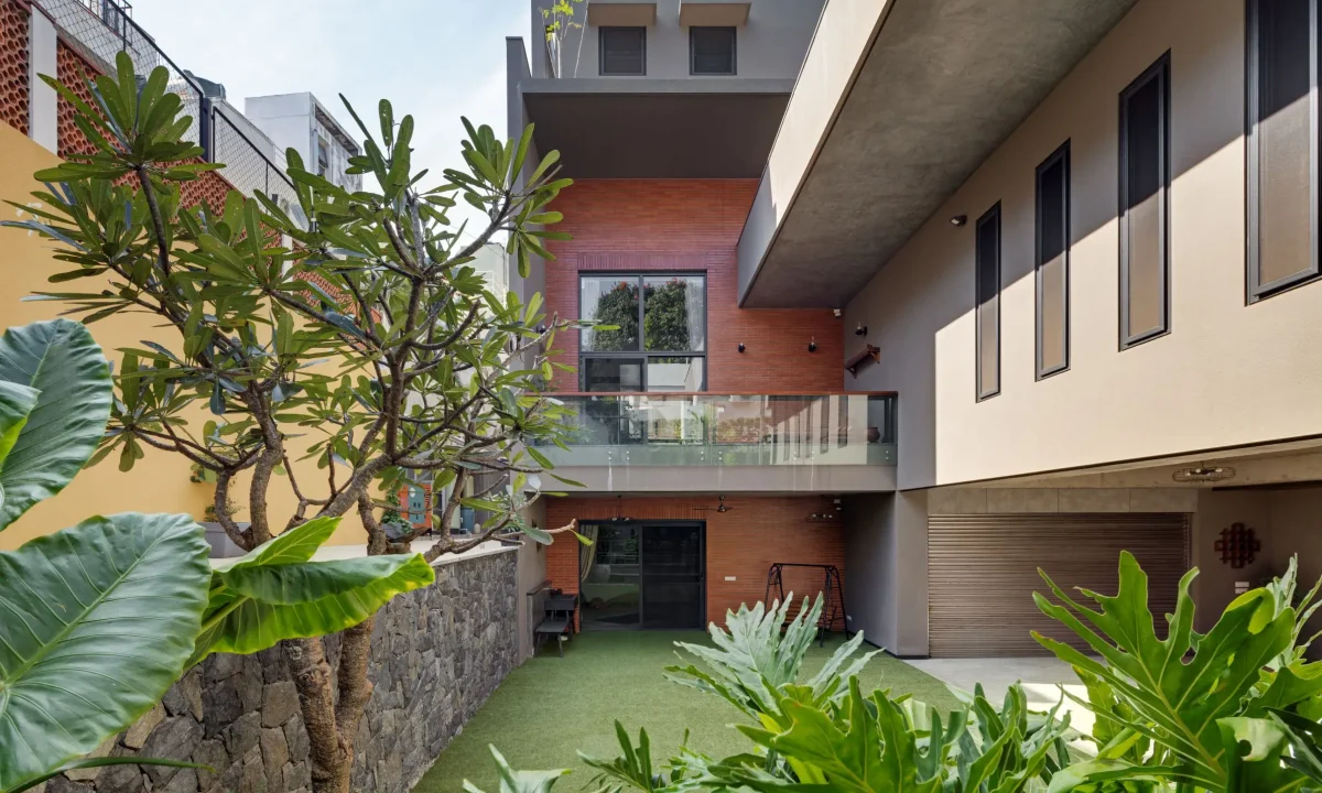 COURTYARD 1 copy